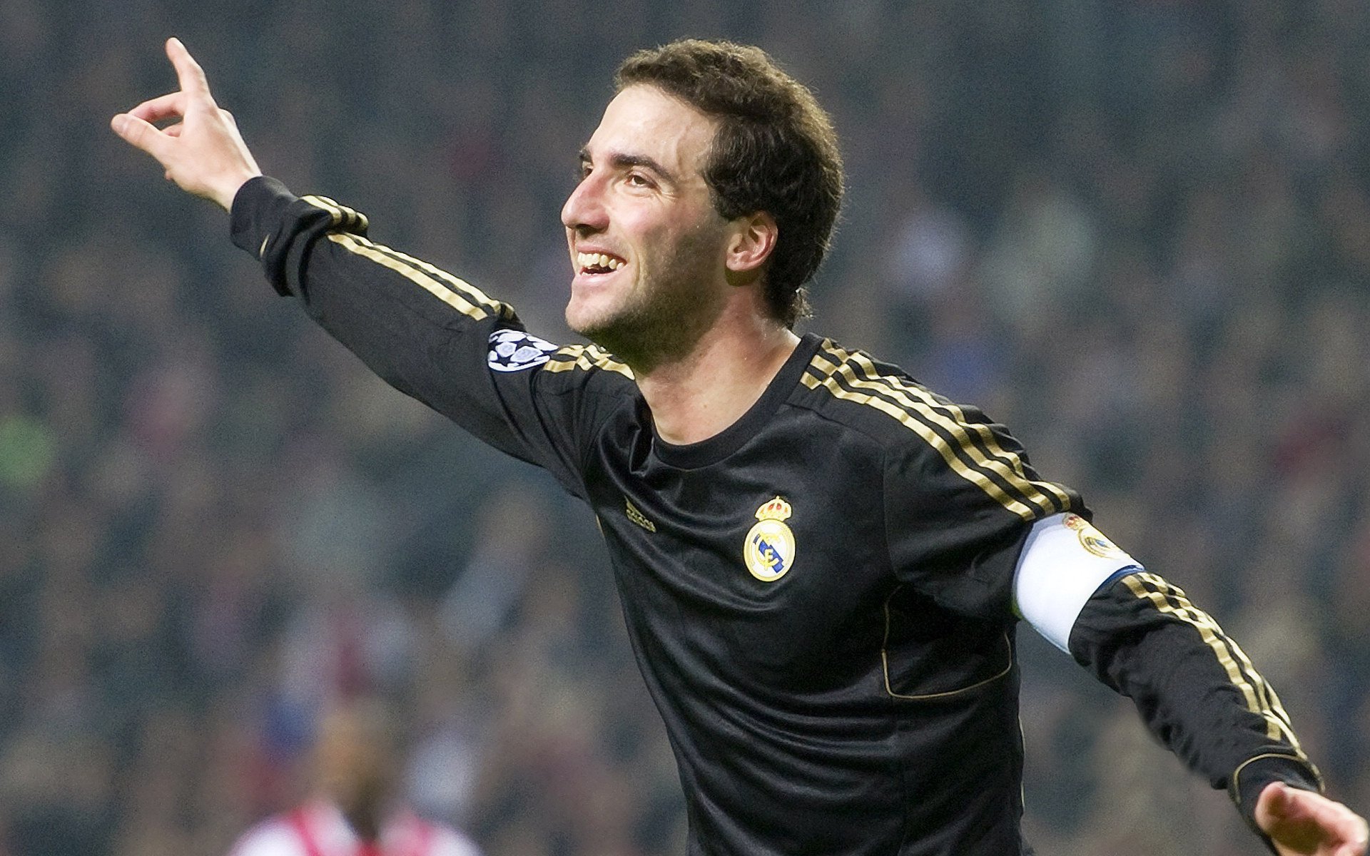 开云备用-PSG客场挑战皇家马德里，谁将成功晋级？，pes2018皇家马德里在哪